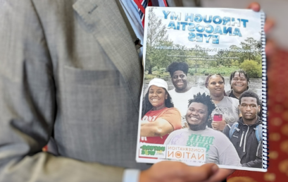 New Book by Anacostia HS Students, “Through My Anacostia Eyes: Environmental Problems and Possibilities,” Celebrated at 欧洲杯投注app下载